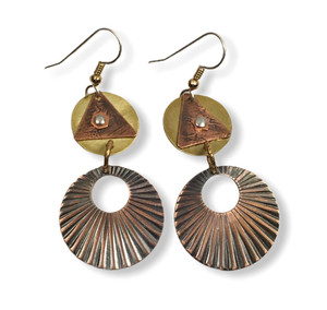 Rustic Earrings - Brass, etched copper rivets


silver ear wires with gold fill accents and jumpring


1" x 1.5"
