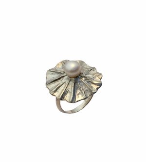 Sterling silver and pearl ring