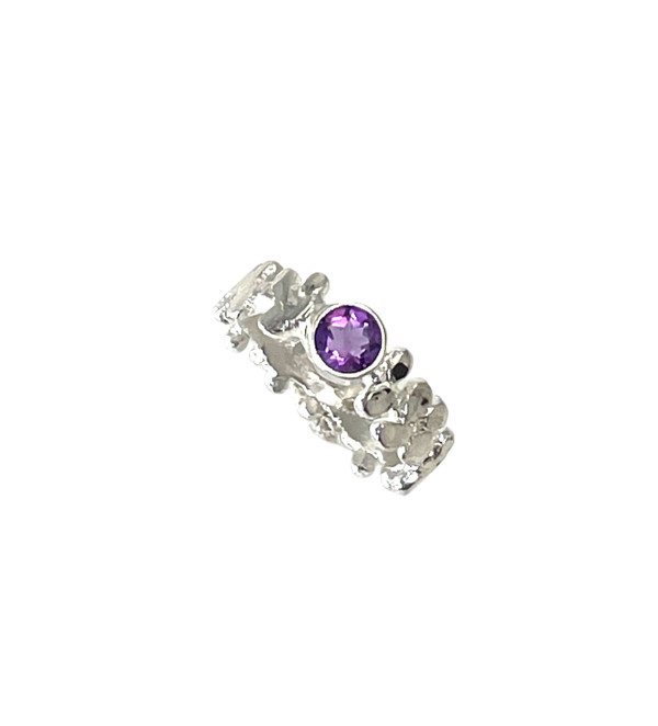 Sterling silver 'vine' ring with faceted amethyst