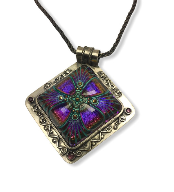 IRIDESCENT GLASS SQUARE FLOWER PENDANT SET IN STERLING SILVER WITH FILIGREE DESIGN, RHODOLITE GARNETS, 3MM SILVER WHEAT CHAIN-18"