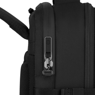 
                  Victorinox Werks Traveler 7.0 Deluxe Boarding Bag
              