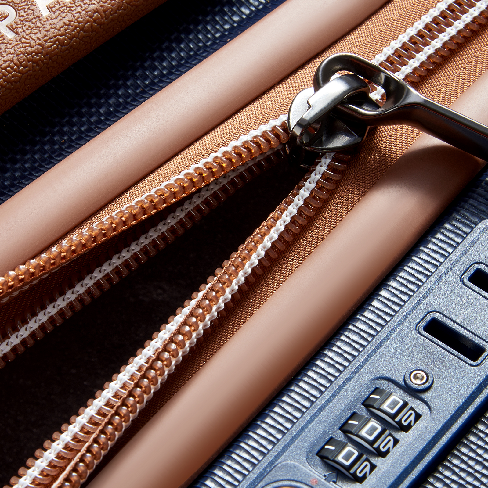 
Delsey Chatelet Air 2.0 66cm Medium Suitcase Navy Blue