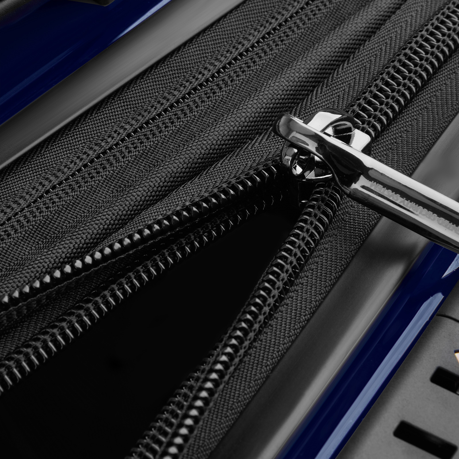 
Delsey Shadow 5.0 66cm Expandable Suitcase Deep Sea Navy
