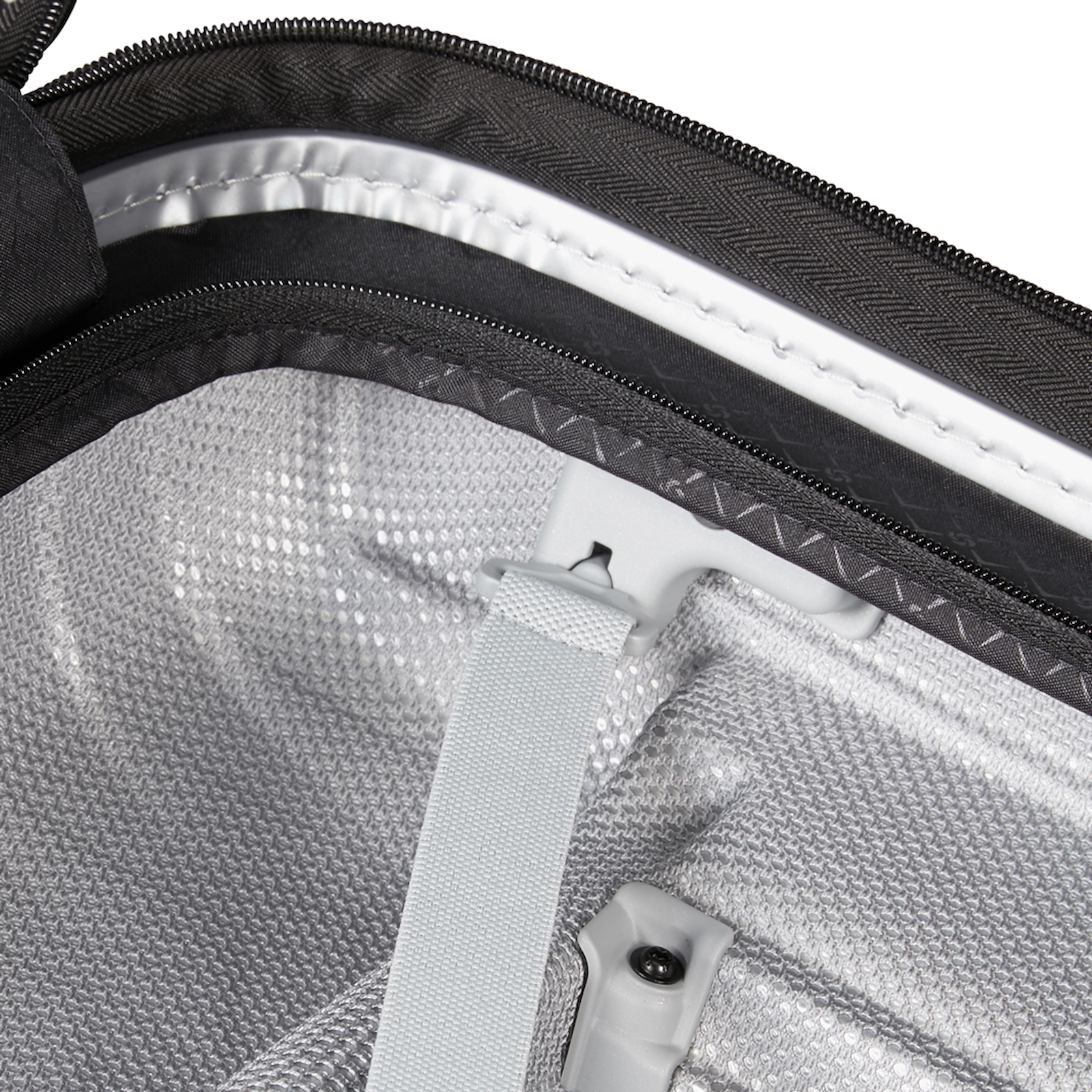 
Samsonite Proxis 4 Wheel 55cm Expandable Cabin Suitcase Silver