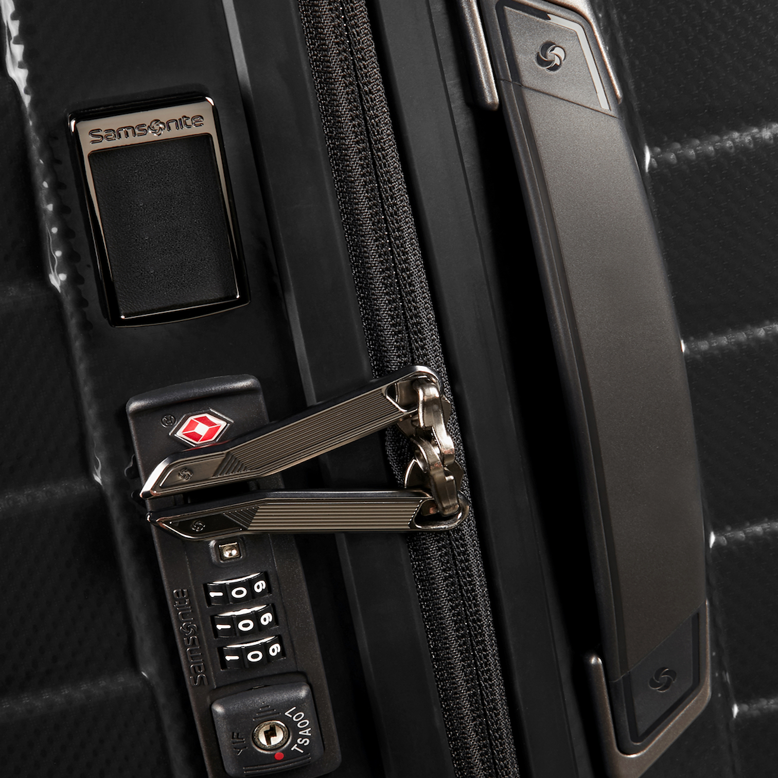 
Samsonite Proxis 4 Wheel 75cm Suitcase Black