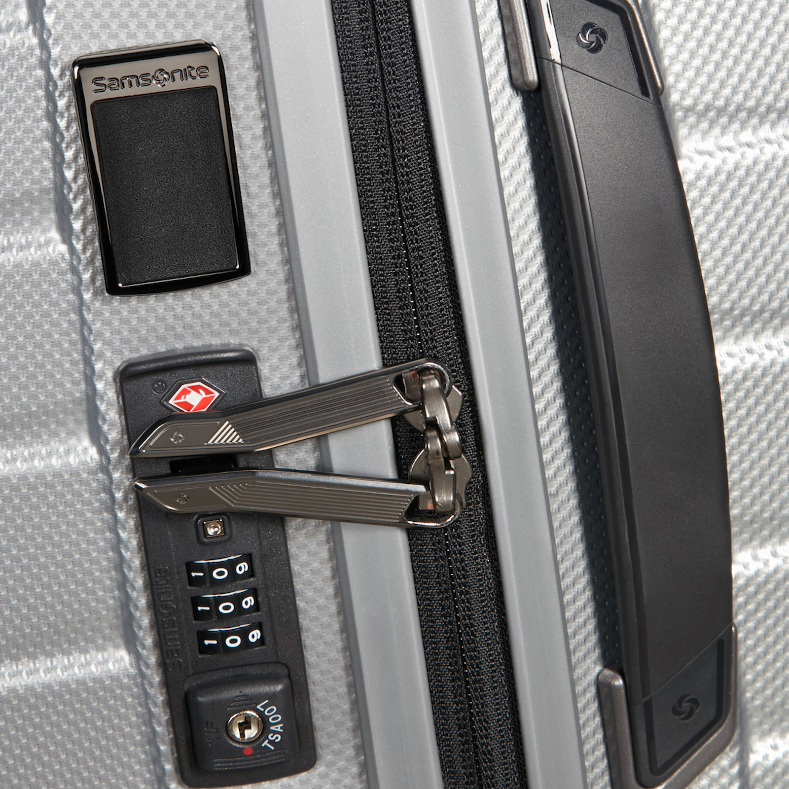 
Samsonite Proxis 4 Wheel 75cm Suitcase Silver