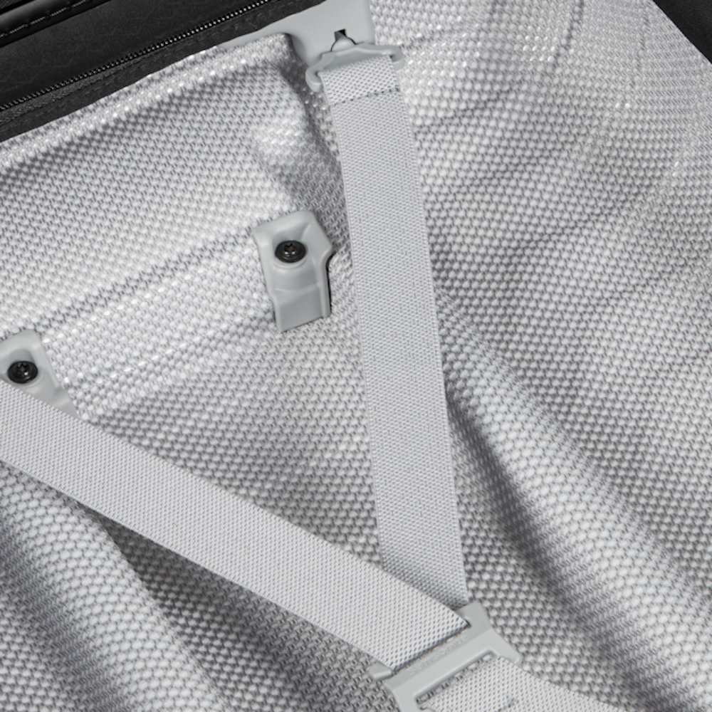 
Samsonite Proxis 4 Wheel 81cm Suitcase Flame