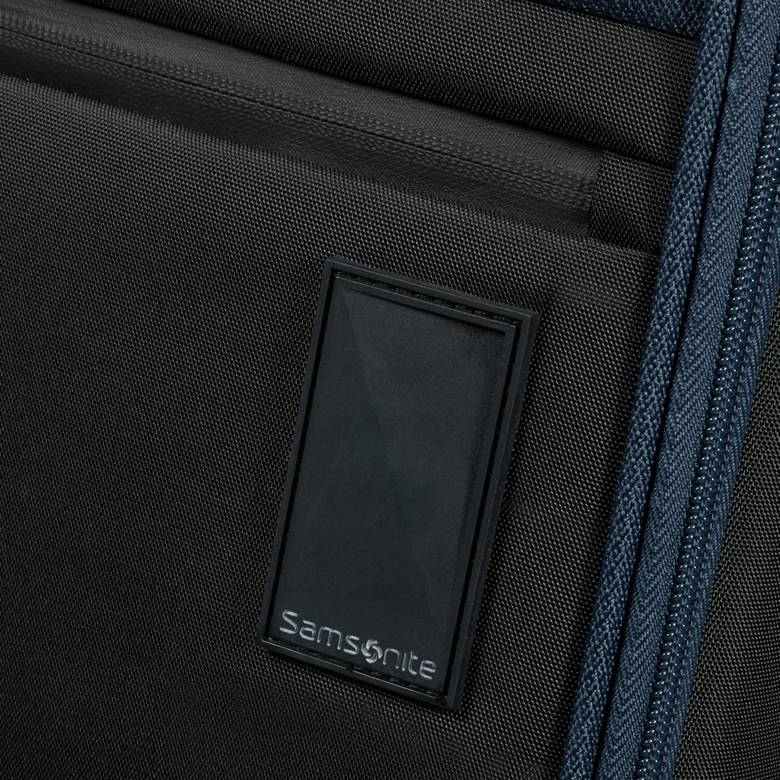 
Samsonite Vaycay 55cm Cabin Suitcase Navy Blue