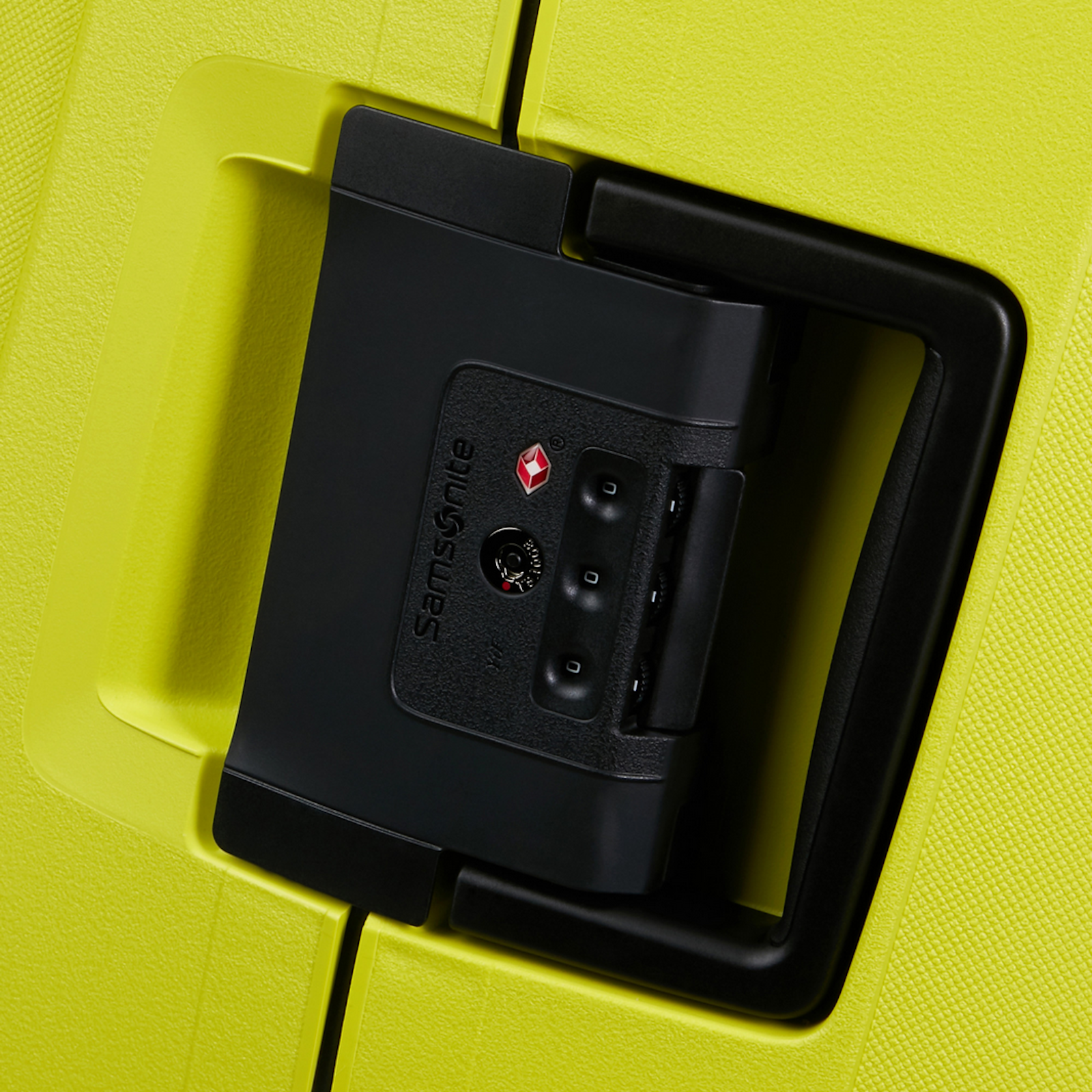 
Samsonite Essens 4 Wheel 75cm Large Suitcase Lime