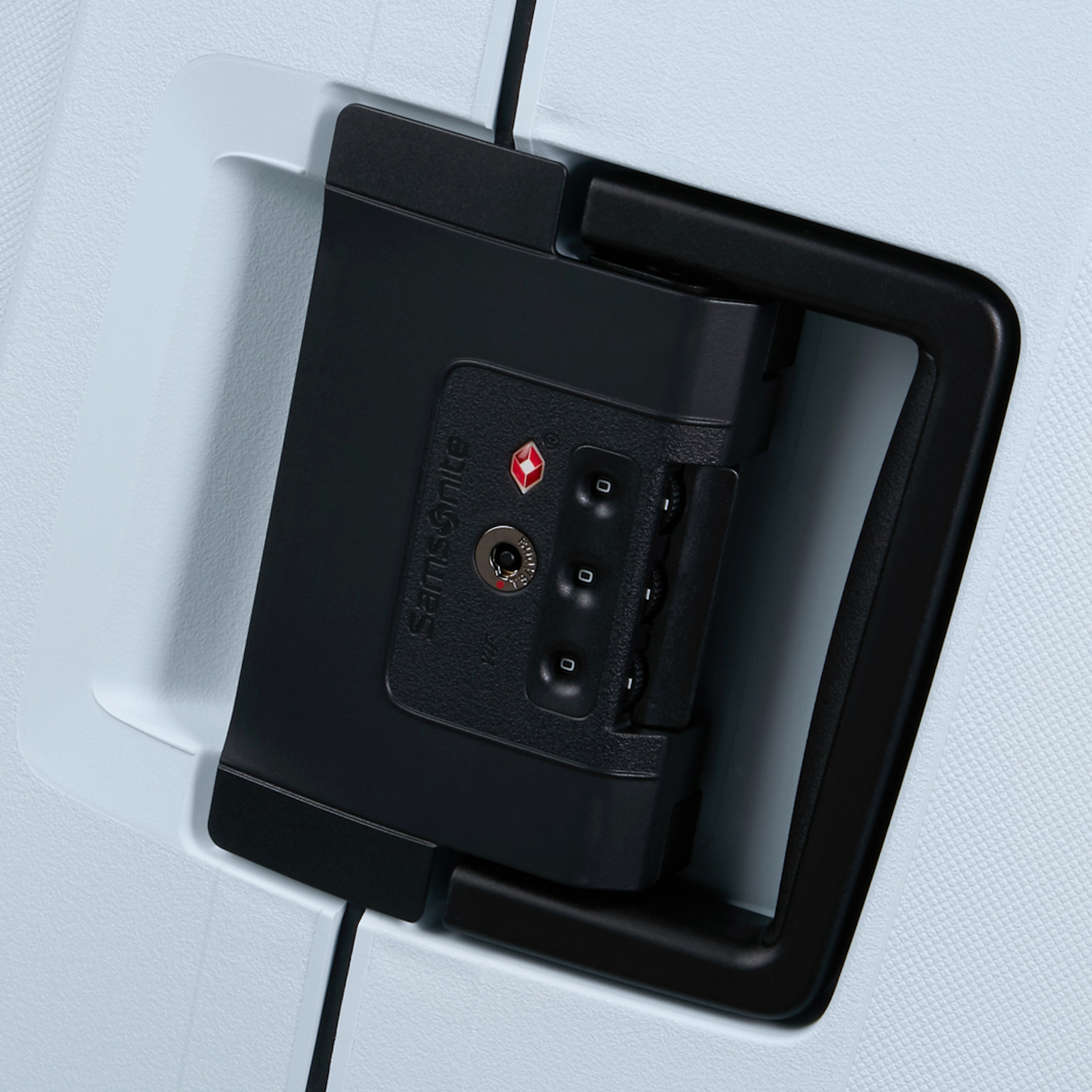 
Samsonite Essens 4 Wheel 75cm Large Suitcase Glacier