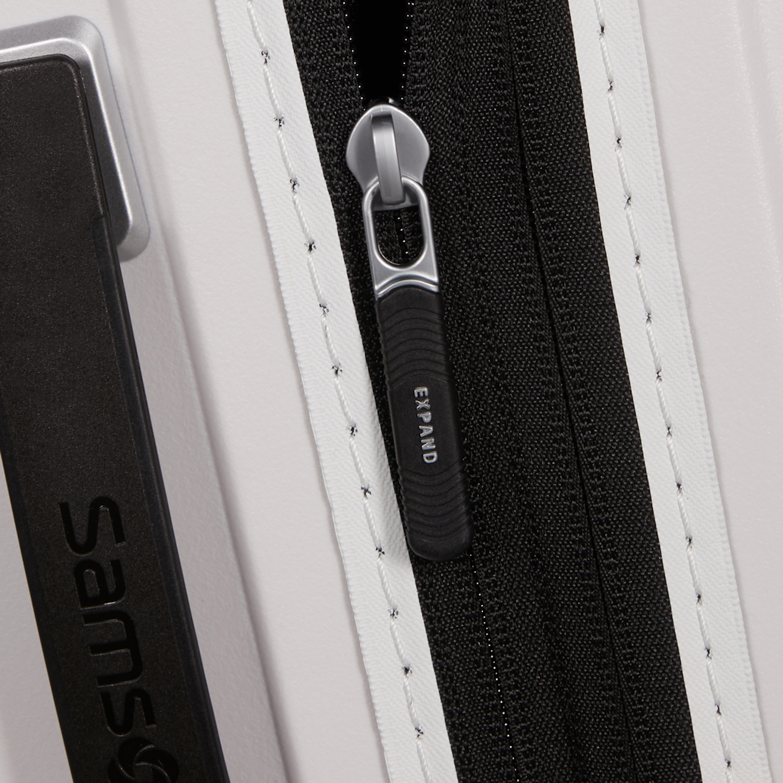 
Samsonite Upscape Expandable 81cm Extra Large Suitcase Cloud White