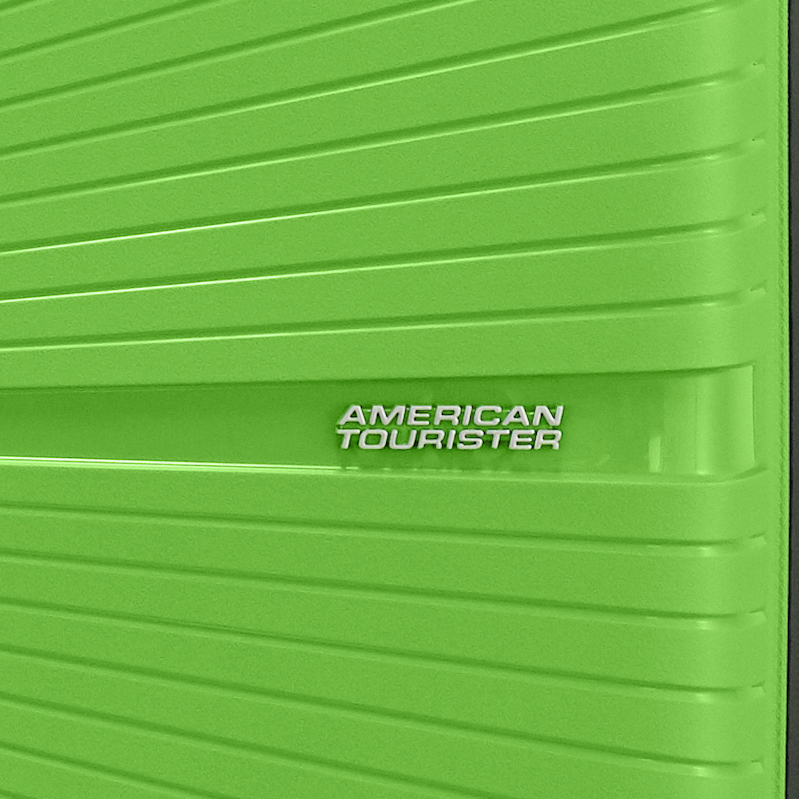 
American Tourister Airconic 55cm Cabin Suitcase Acid Green