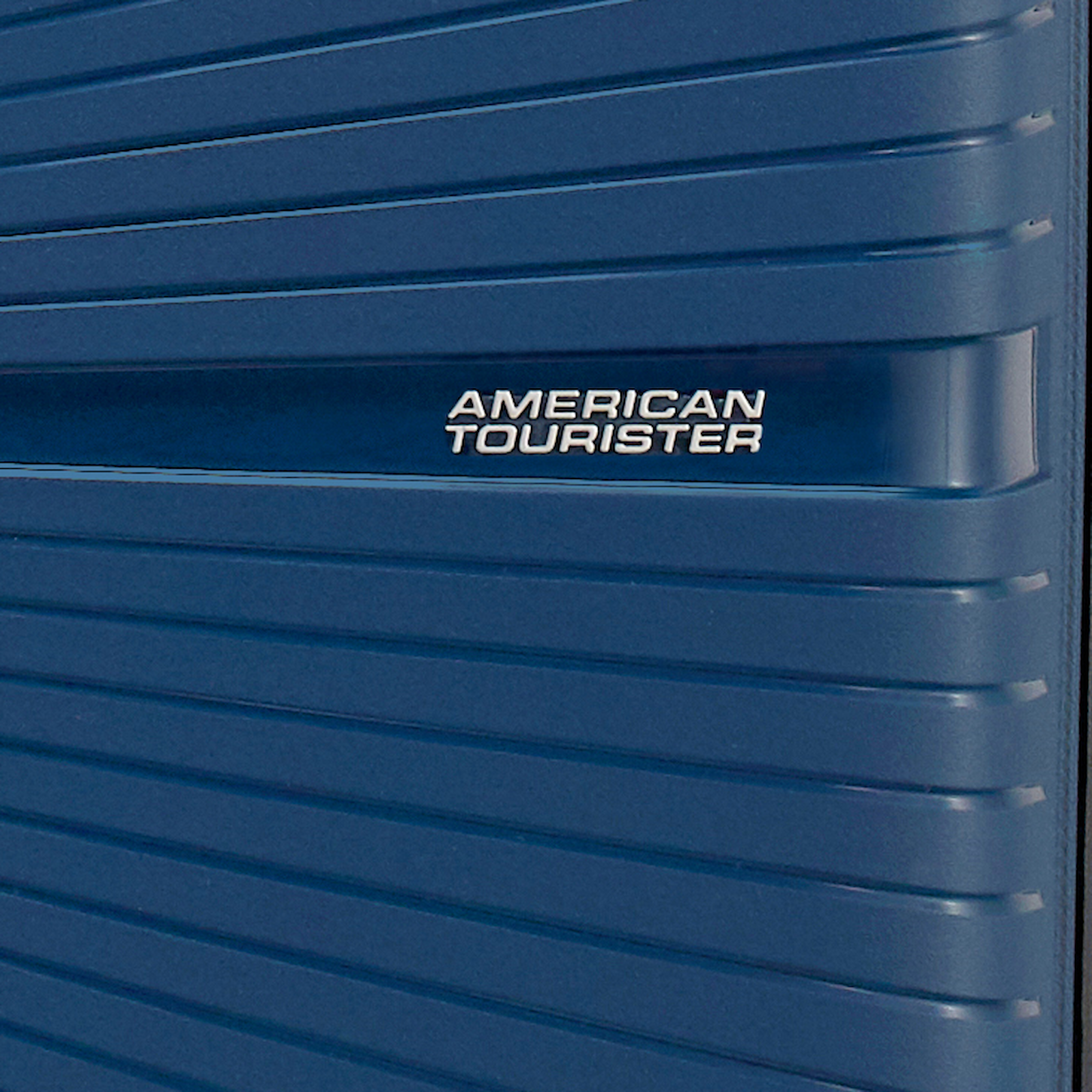 
American Tourister Airconic 67cm Suitcase Midnight Navy