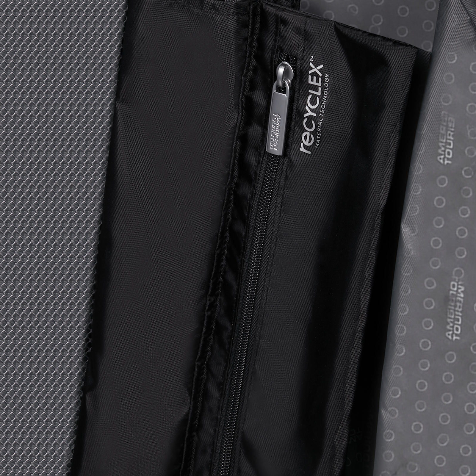 
American Tourister Starvibe 77cm Suitcase Black