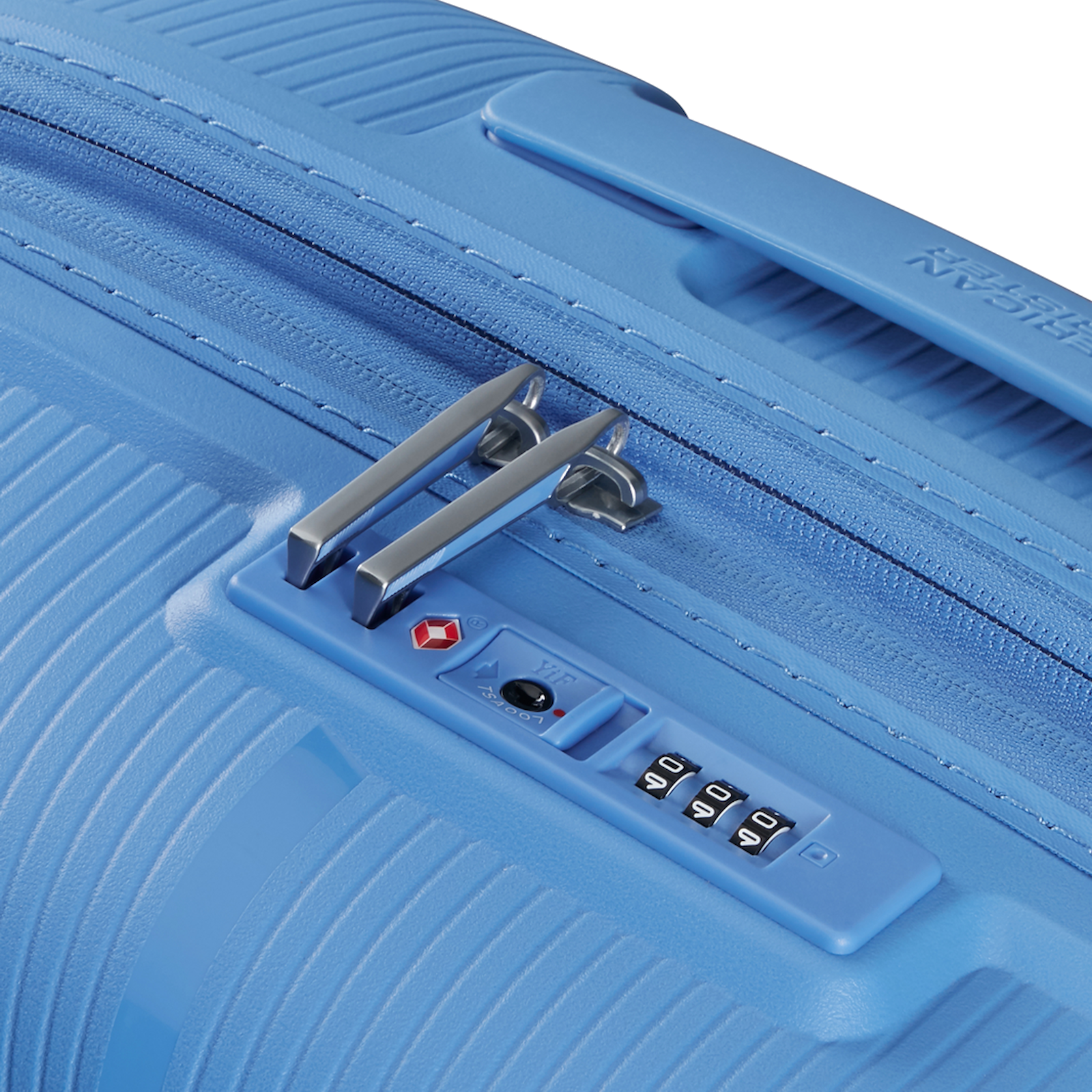 
American Tourister Starvibe 67cm Exp Suitcase Tranquil Blue