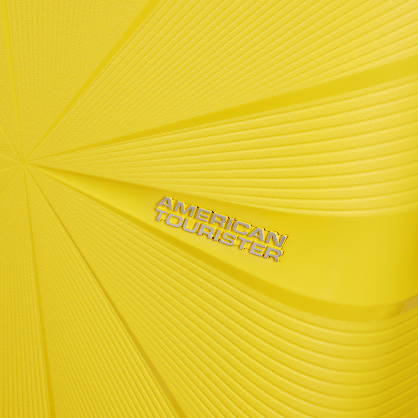 
American Tourister Starvibe 55cm Cabin Suitcase Electric Lemon