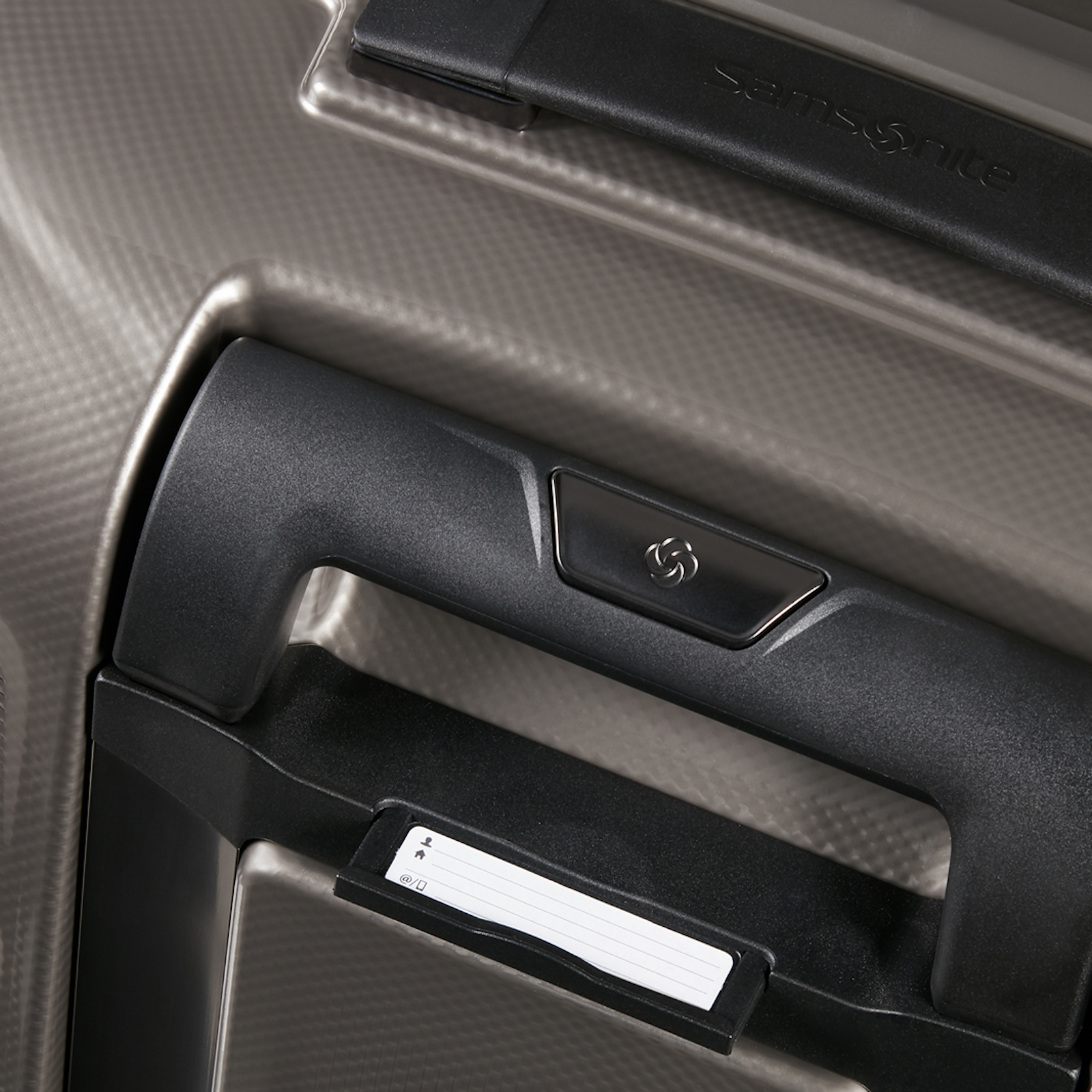 
Samsonite Attrix 81cm Extra-Large Suitcase Dune