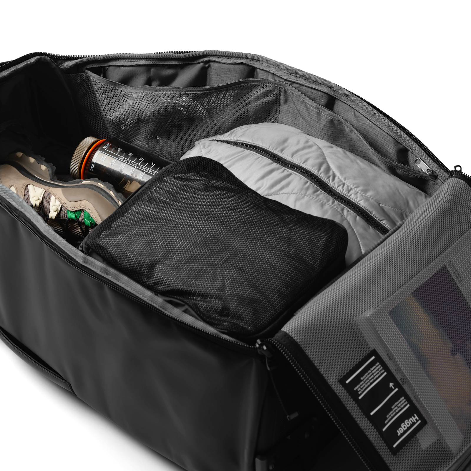 
Db Hugger 60L 79cm Roller Bag Black Out