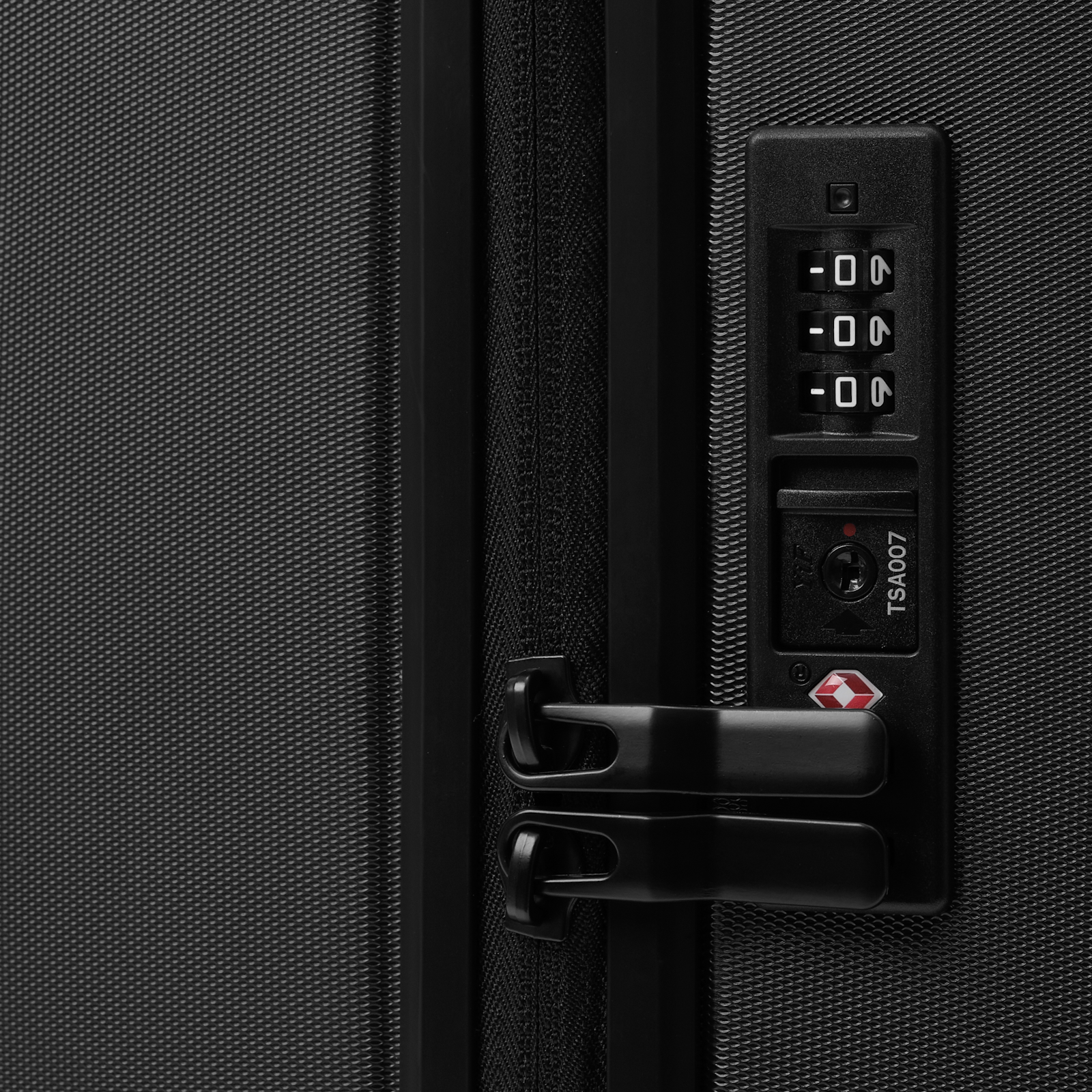
Db Ramverk 55cm 4 Wheel Front Access Cabin Suitcase Black Out