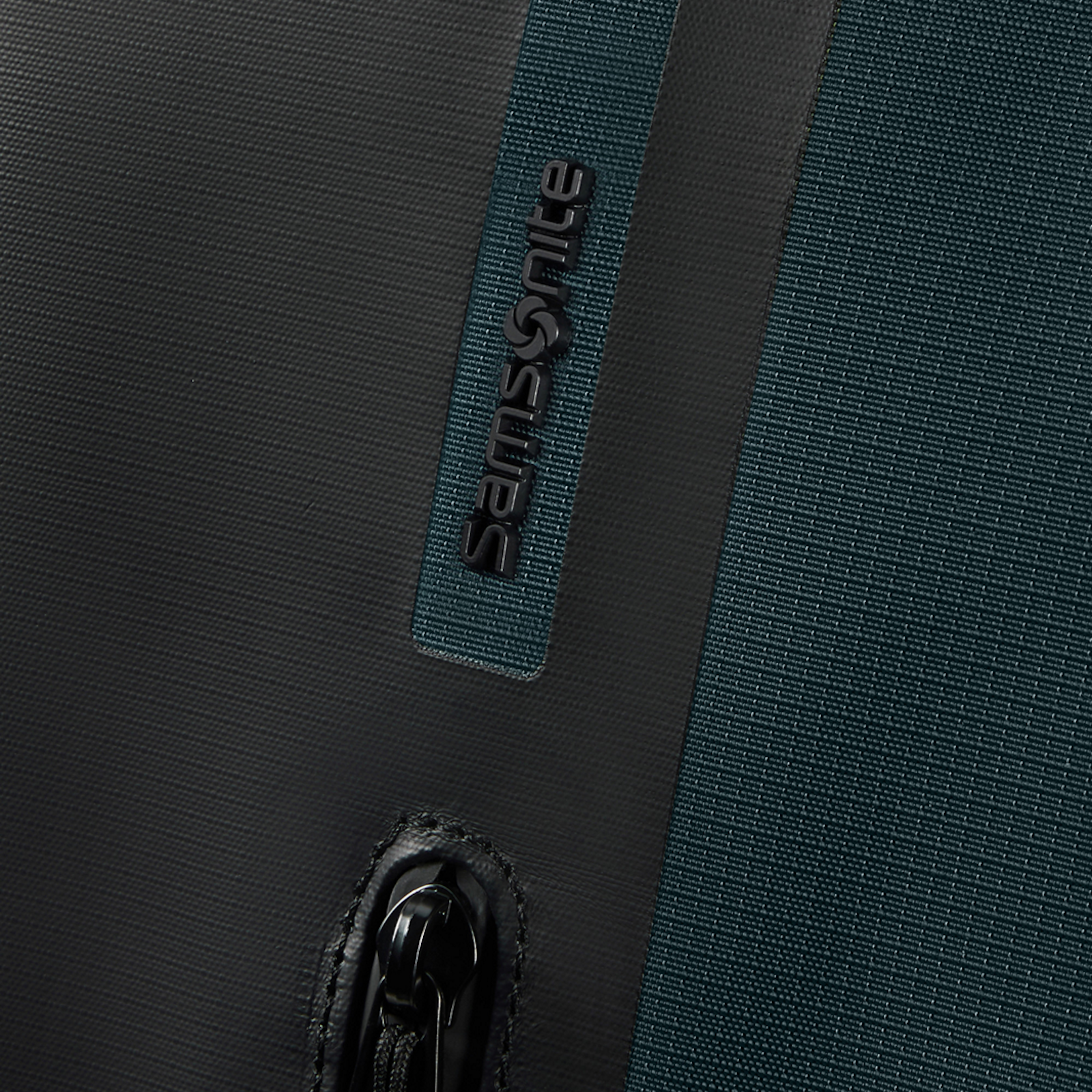 
Samsonite Biz2Go TRV 77cm Expandable Suitcase Deep Blue