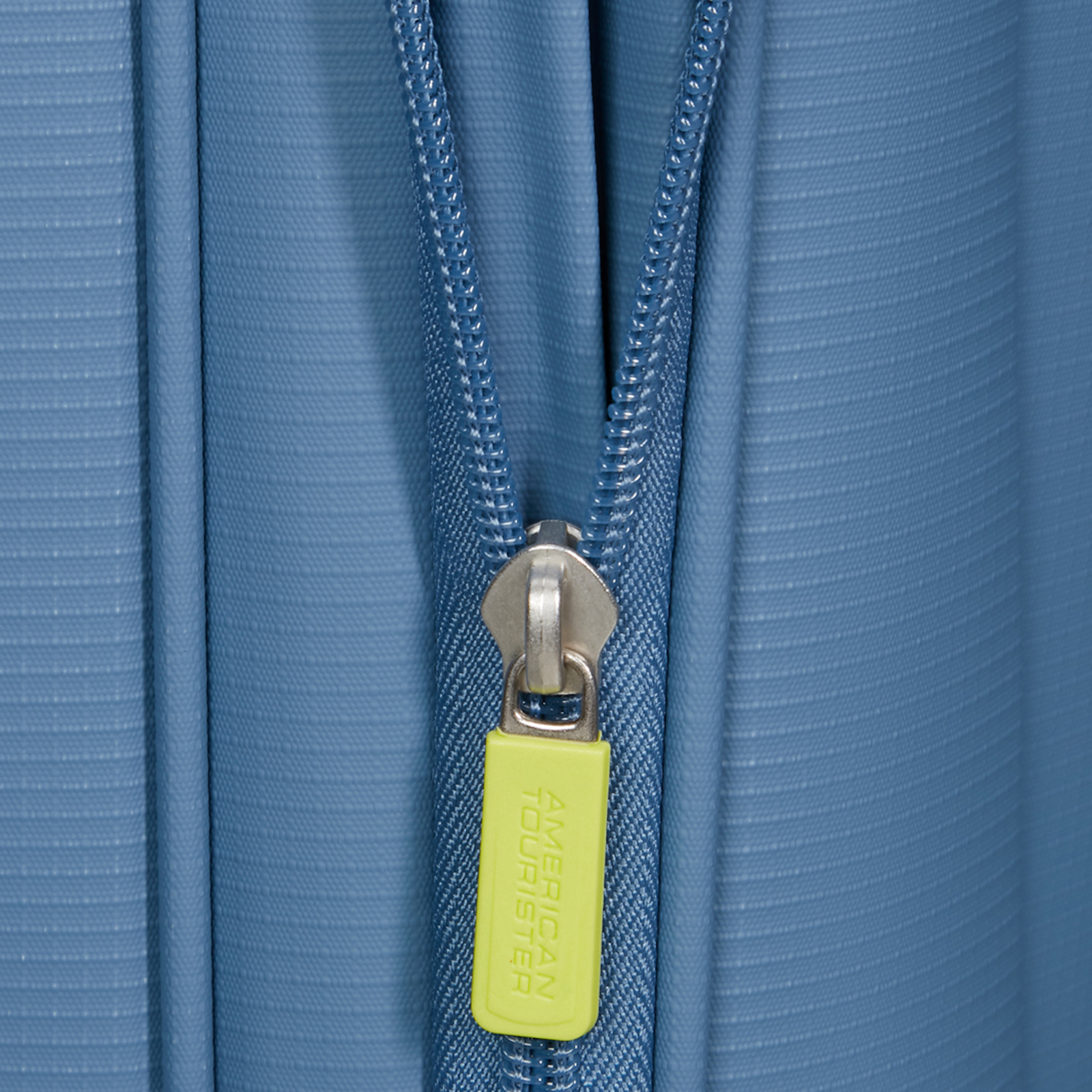
American Tourister Summerride Coat 80cm Large Suitcase Coronet Blue