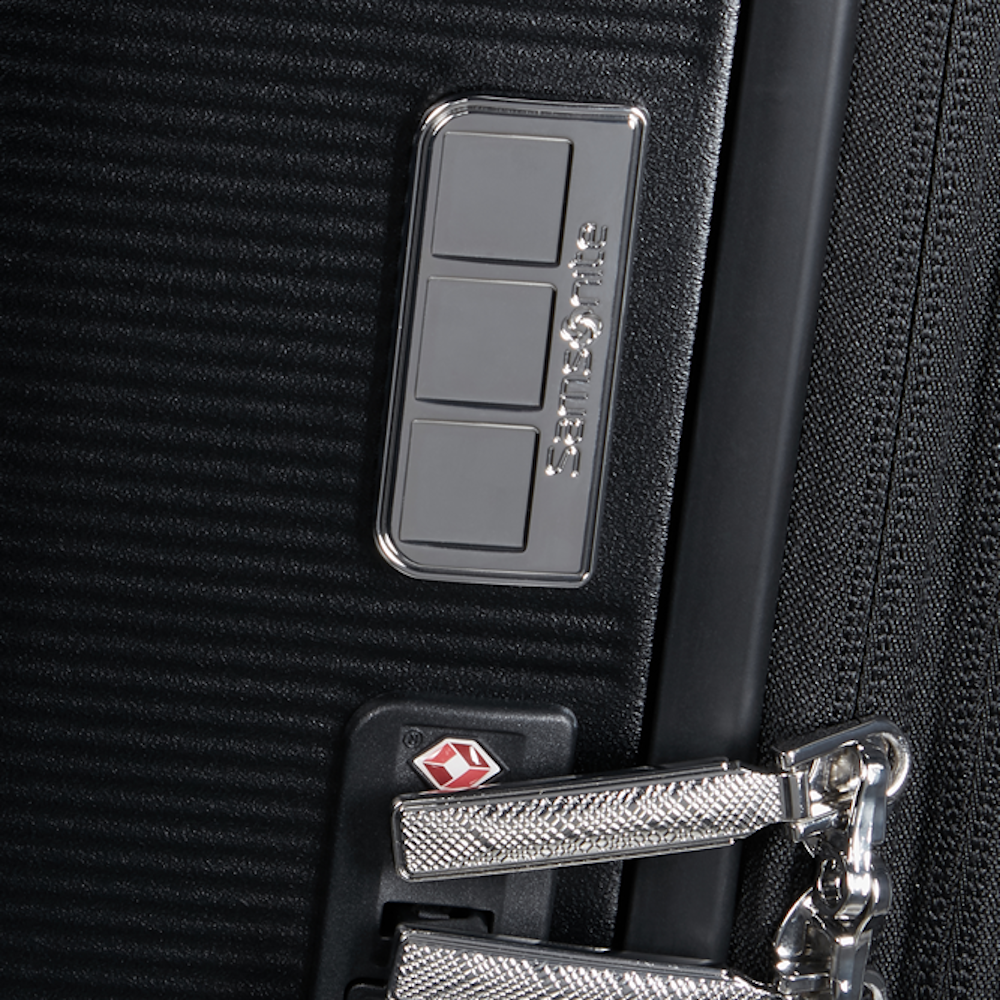
Samsonite Image 81cm Expandable Extra-Large Suitcase Black