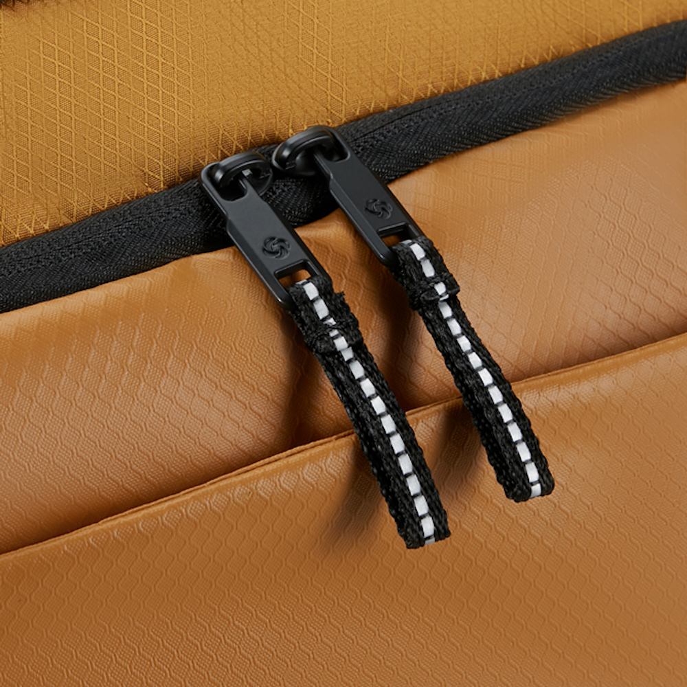 
Samsonite Armox 79cm Wheeled Duffle Ochre