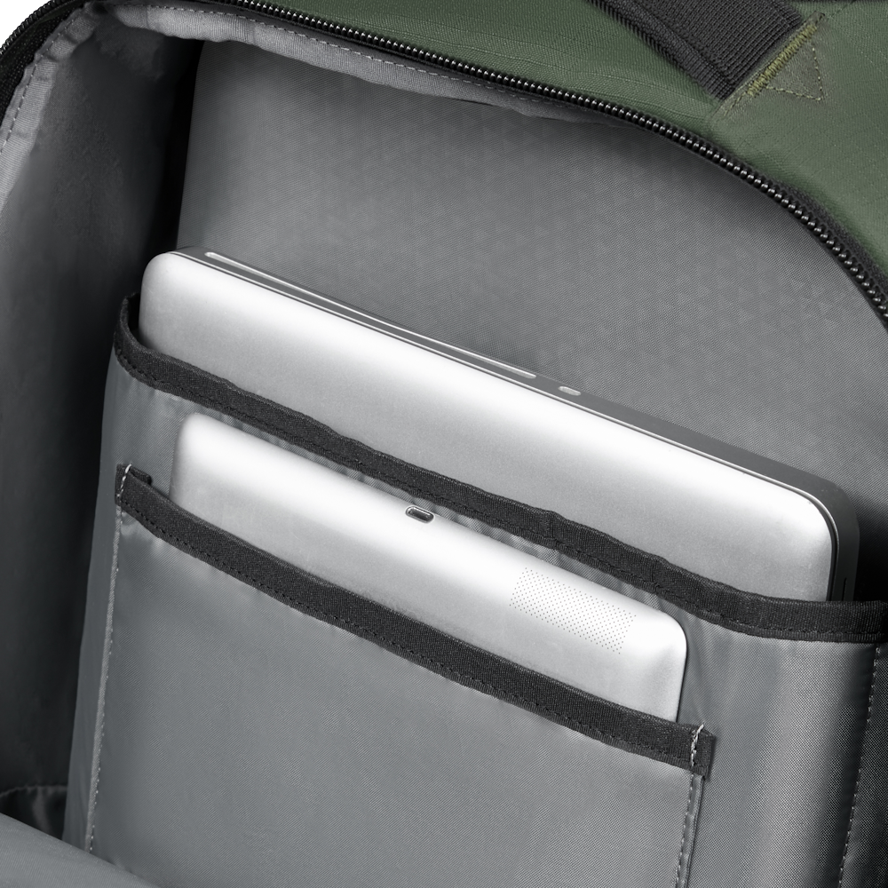 
Samsonite Roadseeker 2 Wheel 17.3" Laptop Backpack Dark Olive