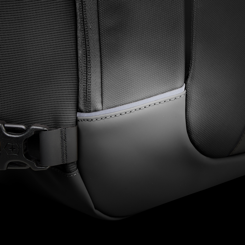 
Victorinox Altmont Modern 55cm Wheeled Cabin Duffle Black