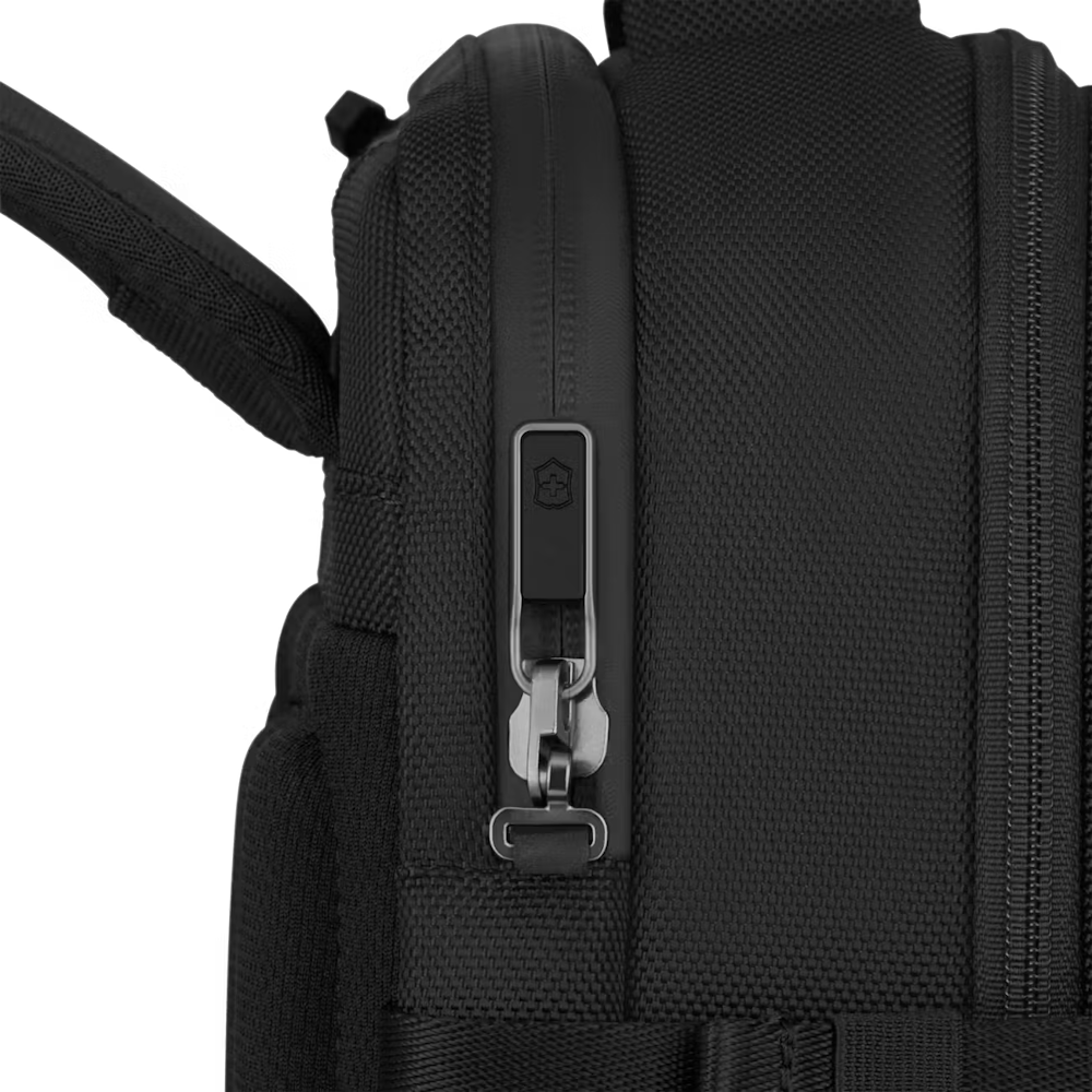 
Victorinox Werks Traveler 7.0 Deluxe Boarding Bag Black