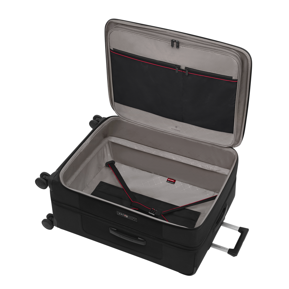 
Victorinox Werks Traveler 7.0 Exp 75cm Large Suitcase Black