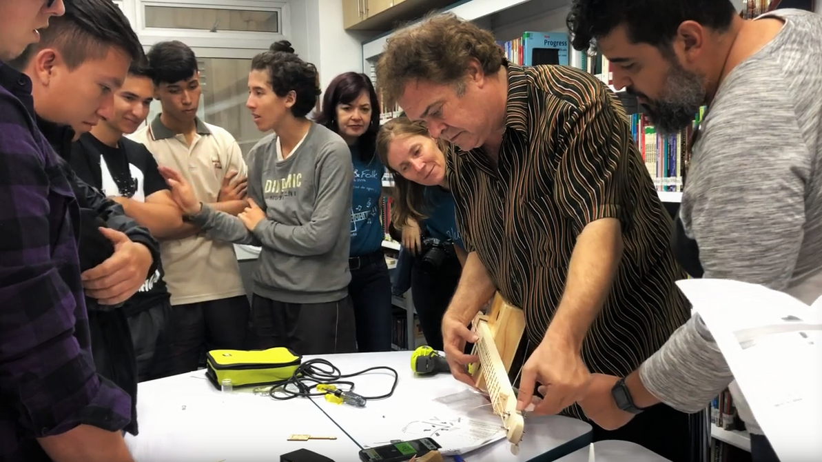 Building Cigar Box Guitars in Colombia with Steve Arvey