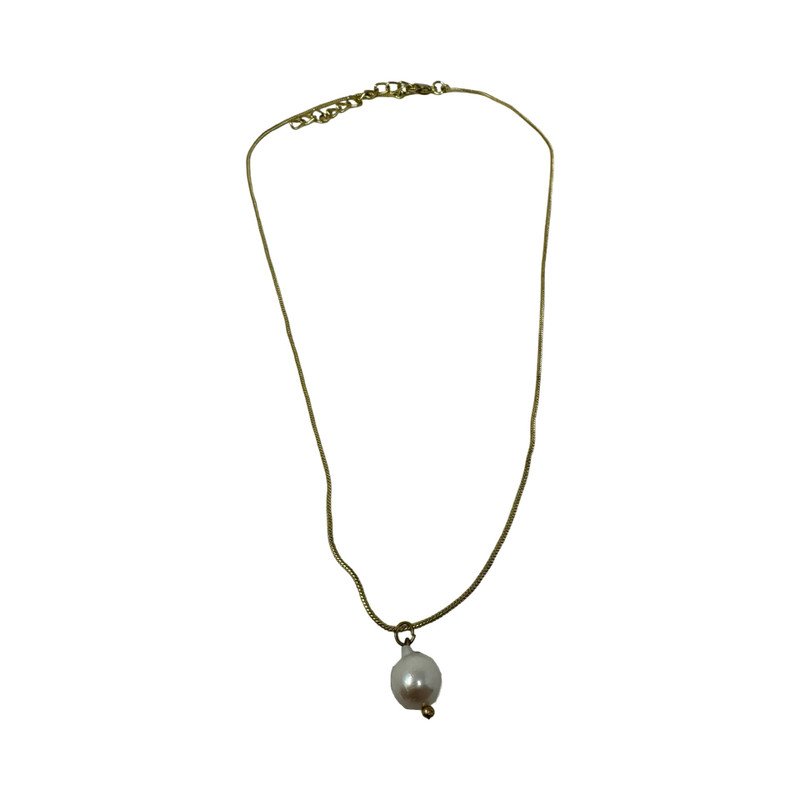 Faux Pearl Pendant Necklace-Thumbnail