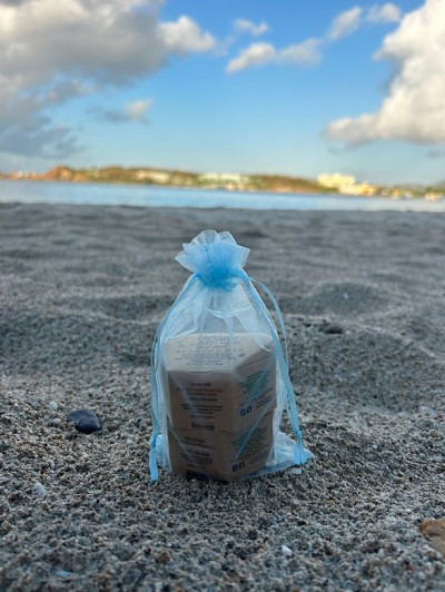 Buz Buz Shampoo and  Conditioner Bar Hair Care Set
2 for $40  Great for Traveling  Chemical Free -Ocean safe