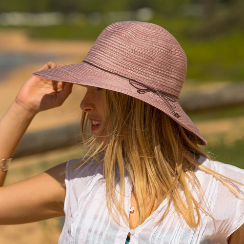 Bermuda style capeline sun hat retro rose colour