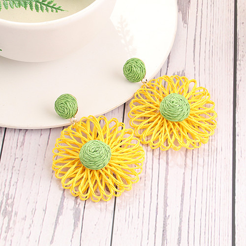 Raffia Flower earrings - Yellow and green
