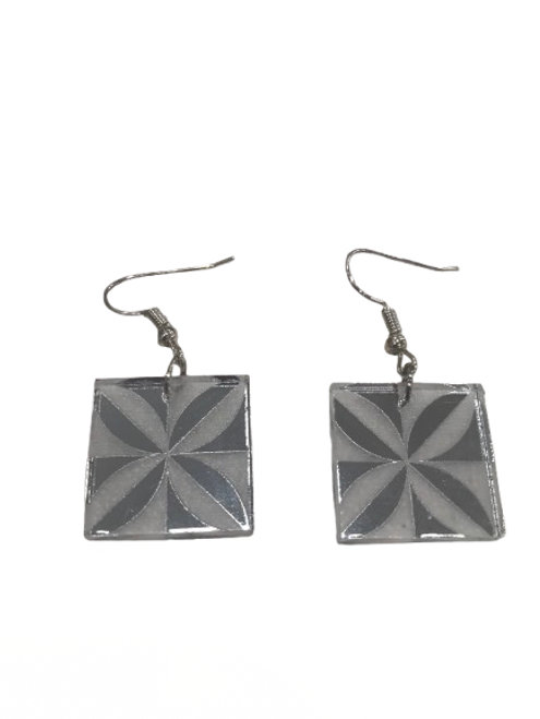 Silver mirror colour square earrings with manulua design