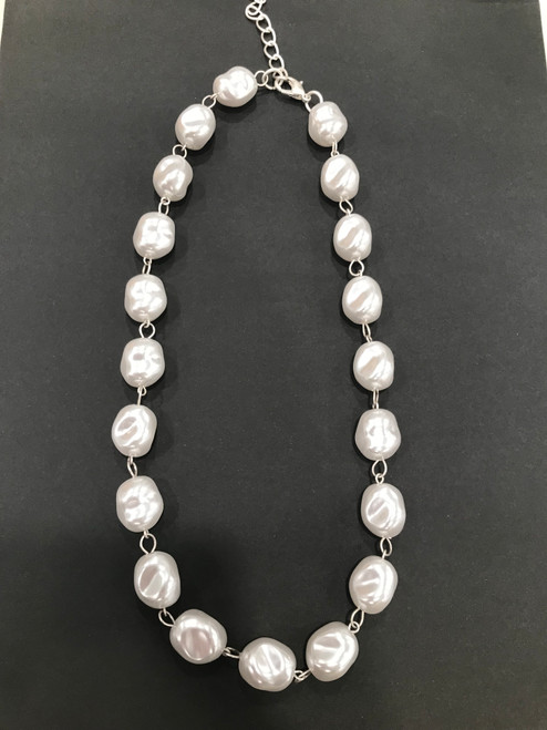 Faux pearl necklace Faux pearl necklace