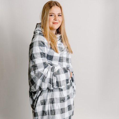 hooded sherpa robe with grey check pattern