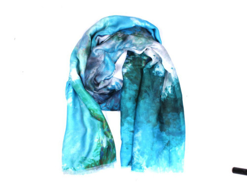 Lightweight scarf with bright colour mottled design - blue