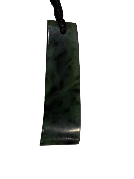 NZ Greenstone (pounamu) curved pendant