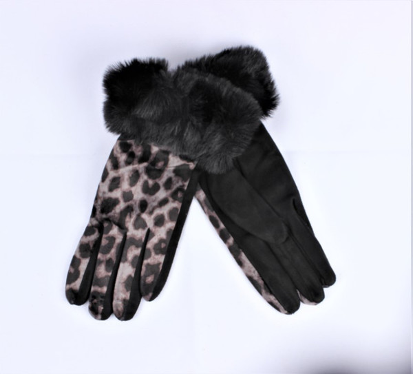 Ladies glove with animal print and fur cuff - black and grey