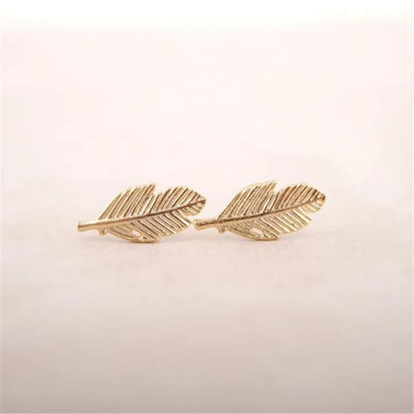 small feather design stud earring - rose gold colour