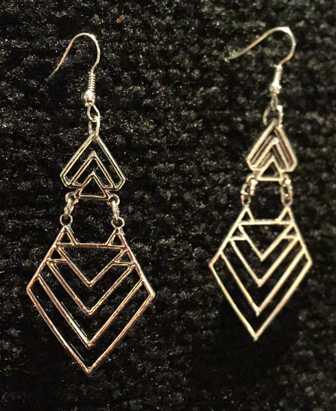 Silver geometric pattern earrings