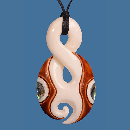 New Zealand bone single twist pendant