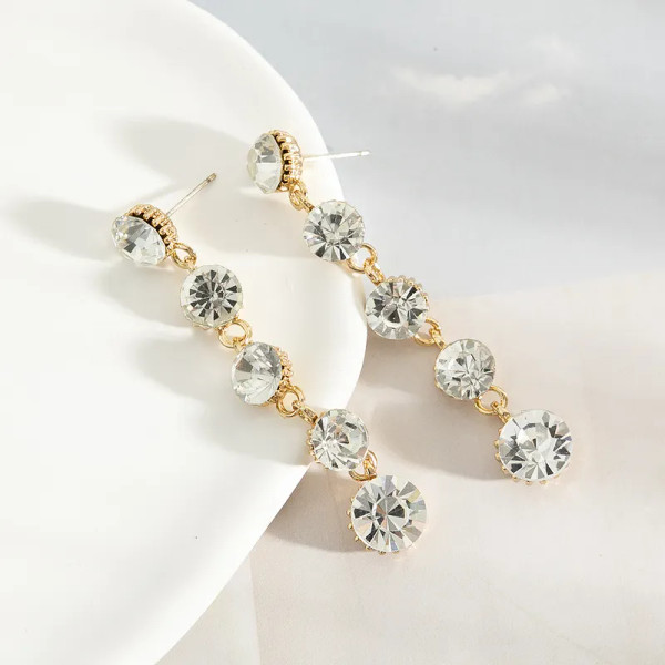 5 Diamante drop earring on stud - gold colour