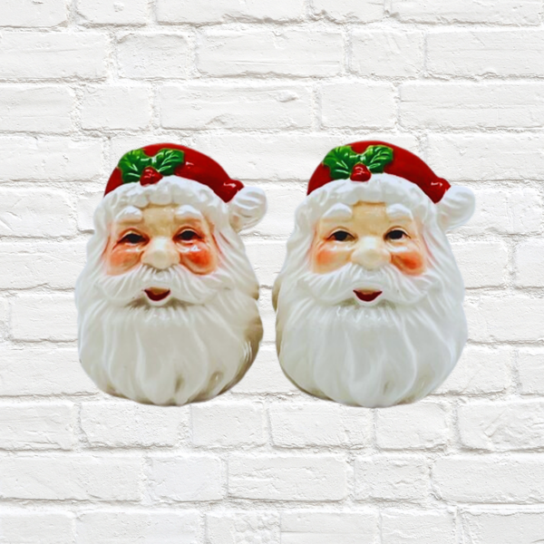 Christmas salt and pepper shaker set - Santa heads