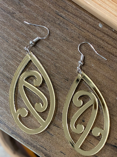 SONZ Pītau Open earrings in mirror gold, handmade in New Zealand