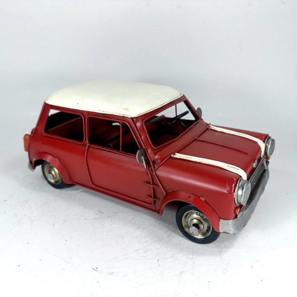 retro style red Mini metal ornament