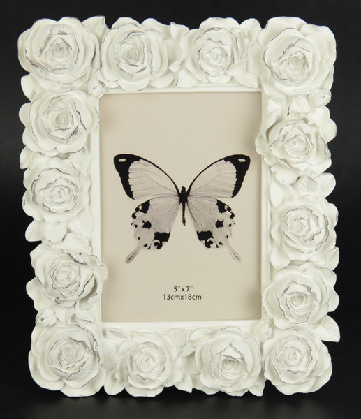 Photo frame with large roses for 5"x7" photos (comes in 2 colour options)